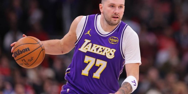 东契奇46+11詹姆斯24分 湖人大胜公牛