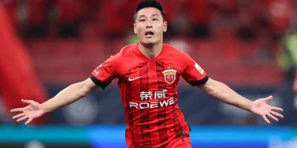 意甲出现一条大鱼！4大豪门开始抢人，年仅26岁4000万欧底价