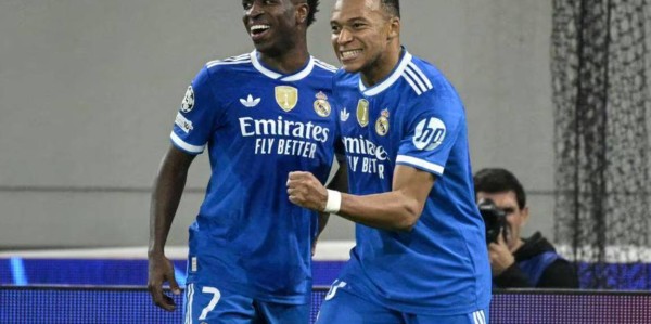 4-3！姆巴佩7分钟戴帽创纪录，皇马防线却漏成筛子！