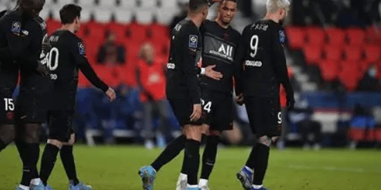 法甲焦点战：巴黎圣日耳曼VS欧塞尔——实力悬殊下的胜负密码与比分推演